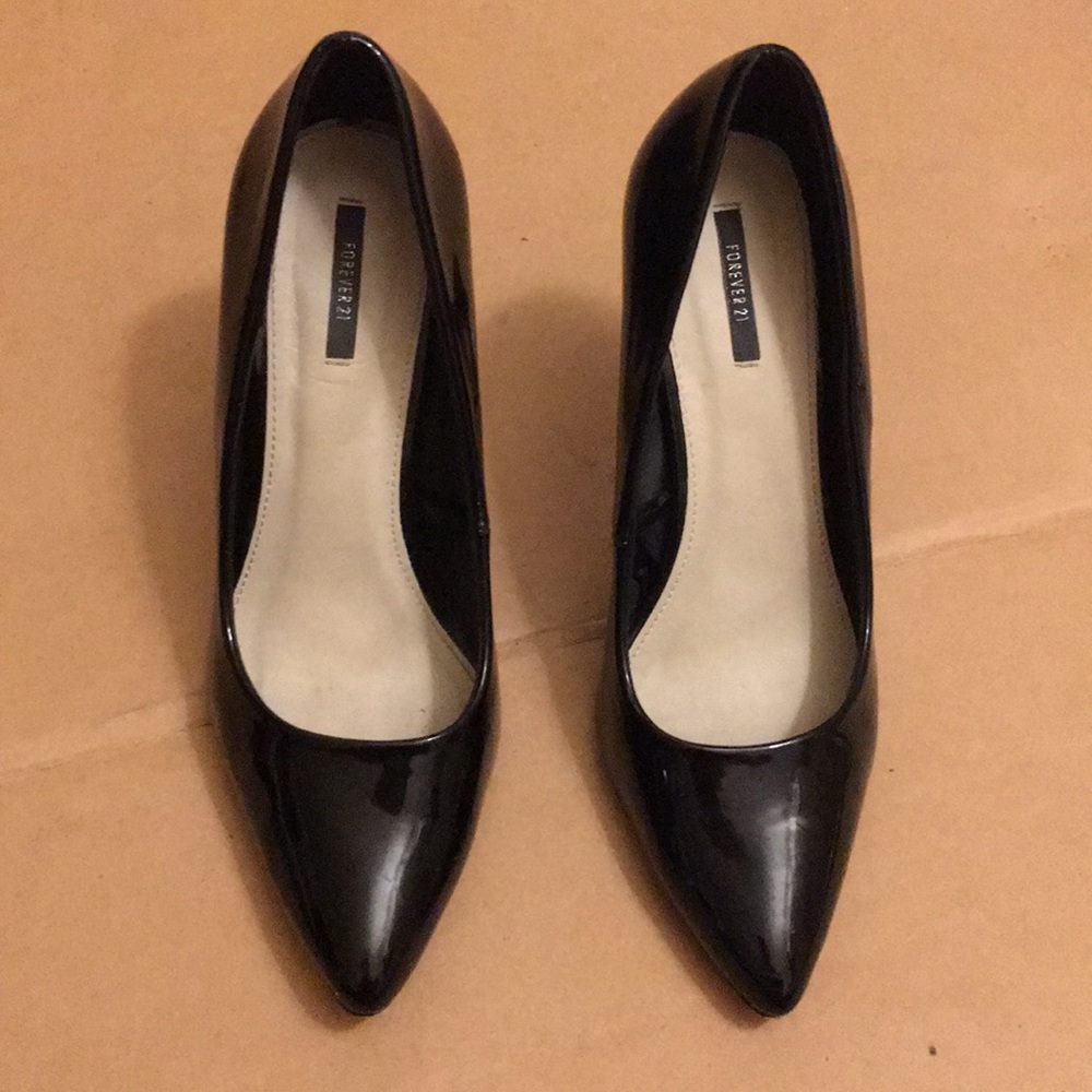 Forever 21 Black Patent Leather Pumps